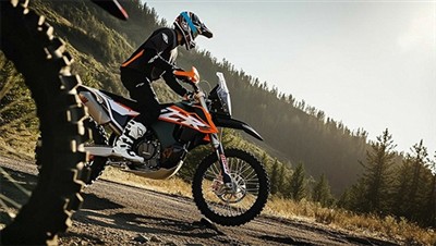 Kwi atifisyèl ede motosiklèt nan wout: kreye eksperyans monte-wo pèfòmans